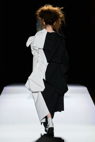 Look 9